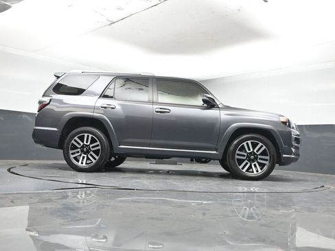Used 2016 Toyota 4Runner Limited image 33