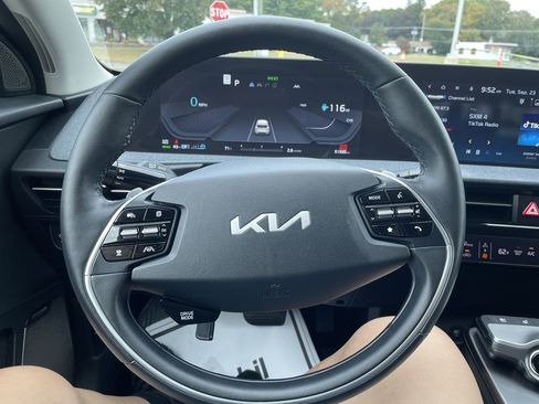 Certified 2023 Kia EV6 Wind image 17