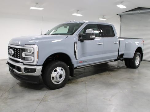 New 2026 Ford F350 Lariat w/ Chrome Package AWD/4WD image 3