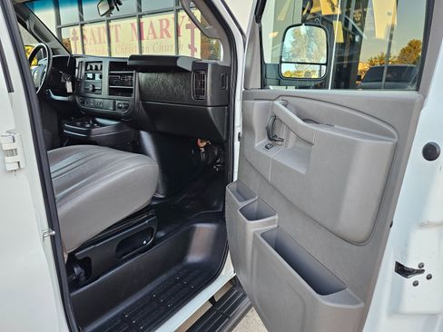 Used 2023 Chevrolet Express 3500 LS image 19