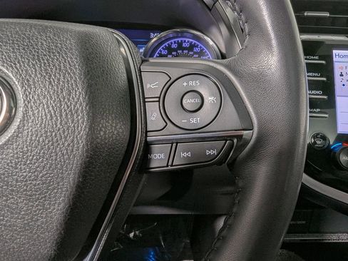 Used 2019 Toyota Camry XLE w/ Navigation Package image 26