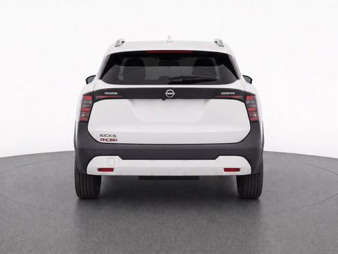 Used 2025 Nissan Kicks SV w/ SV Premium Package FWD image 8