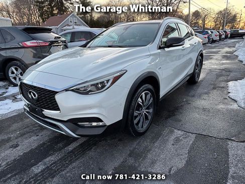 Used 2018 INFINITI QX30 Premium w/ Navigation Package image 1