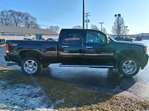 Used 2013 GMC Sierra 2500 Denali w/ Suspension Package, Off-Road image 4