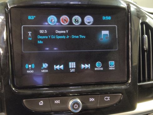 Used 2019 Chevrolet Traverse LT FWD image 25