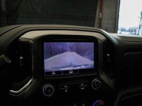 Used 2021 Chevrolet Silverado 1500 LT Trail Boss w/ Convenience Package II image 35