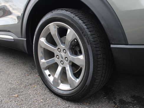 Used 2020 Ford Explorer Platinum w/ Premium Technology Package image 37