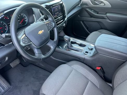 Used 2023 Chevrolet Traverse LT w/ LPO, Cargo Package FWD image 10