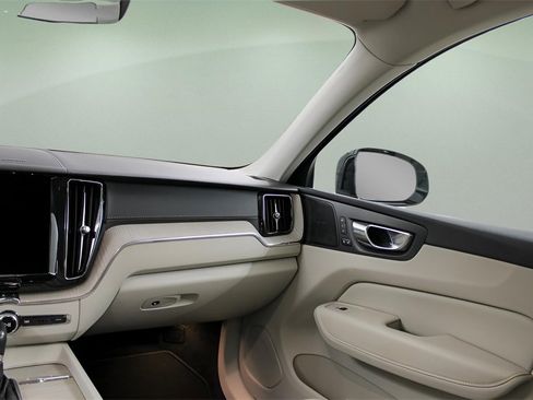 Certified 2021 Volvo XC60 T5 Inscription w/ Advanced Package image 16