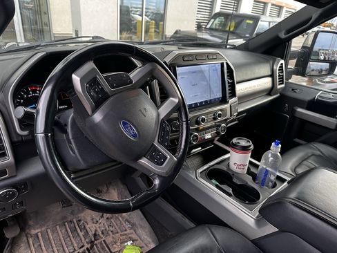 Used 2022 Ford F350 Platinum image 5
