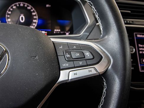 Used 2023 Volkswagen Tiguan SE image 36