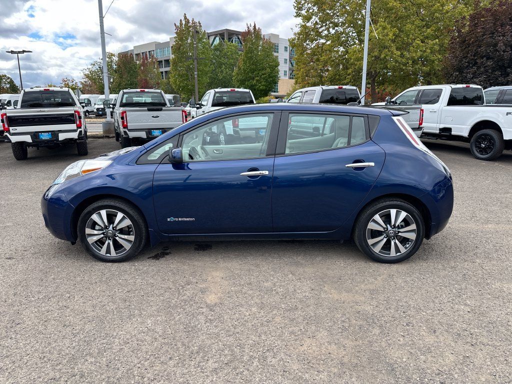 Used 2017 Nissan Leaf SV FWD image 3