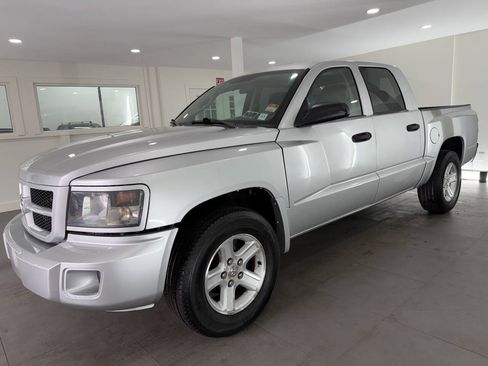 Used 2011 Dodge Dakota Big Horn AWD/4WD image 2