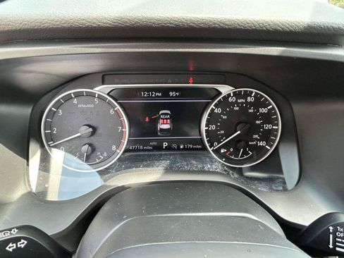 Used 2025 Nissan Rogue SV AWD/4WD image 22