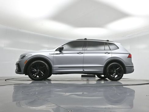 Used 2023 Volkswagen Tiguan SE R-Line FWD image 8