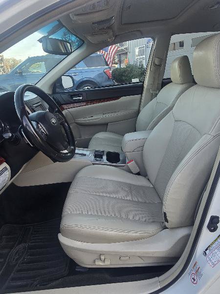 Used 2012 Subaru Outback 3.6R Limited w/ Moonroof Pkg AWD/4WD image 7