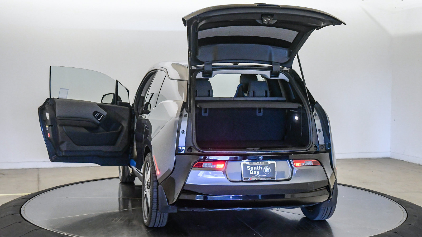 Used 2017 BMW i3 w/ Range Extender RWD image 28
