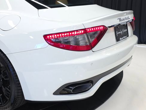 Used 2015 Maserati GranTurismo Sport RWD image 48