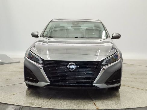 Used 2023 Nissan Altima 2.5 SV w/ SV Premium Package AWD/4WD image 11