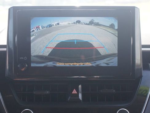 Used 2024 Toyota Corolla LE FWD image 7