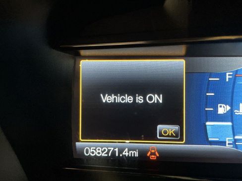 Used 2018 Ford Explorer XLT w/ Equipment Group 202A AWD/4WD image 15