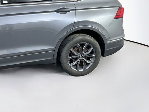 Used 2022 Volkswagen Tiguan SE image 29