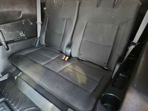 Used 2020 Ford Explorer XLT RWD image 32