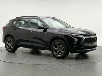 Used 2025 Chevrolet Trax LT video 1