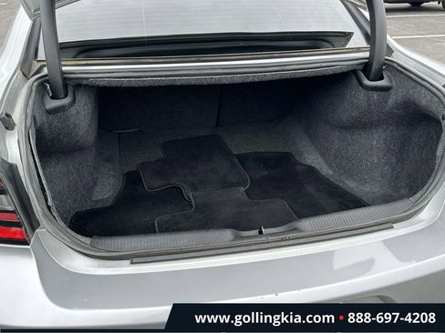 Used 2022 Dodge Charger R/T w/ Blacktop Package RWD image 10