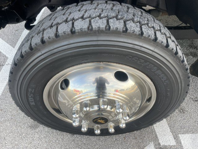 Used 2016 Ford F550 4x4 Regular Cab Super Duty image 6
