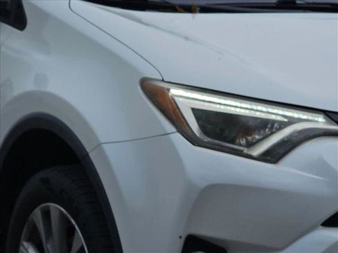 Used 2017 Toyota RAV4 Limited FWD image 4