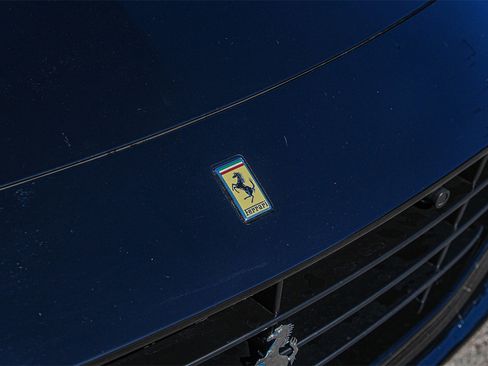 Used 2018 Ferrari California T image 4