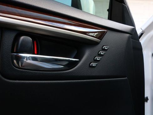 Used 2015 Lexus ES 350 w/ Premium Package image 16