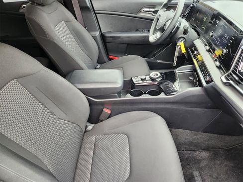 Certified 2023 Kia Sportage LX image 14