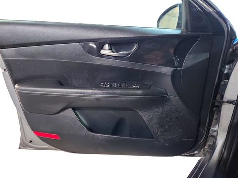 Used 2022 Kia Forte GT-Line w/ GT-Line Premium Package image 18