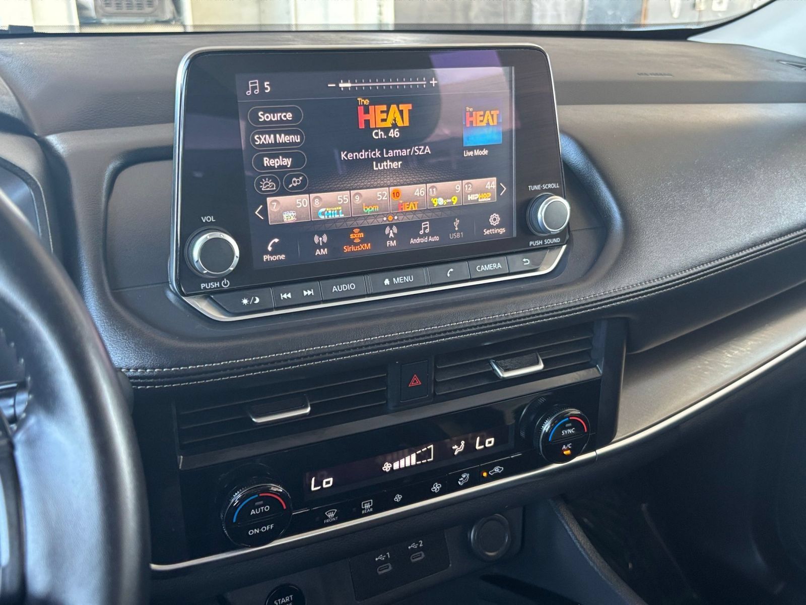 Used 2025 Nissan Rogue SV AWD/4WD image 16
