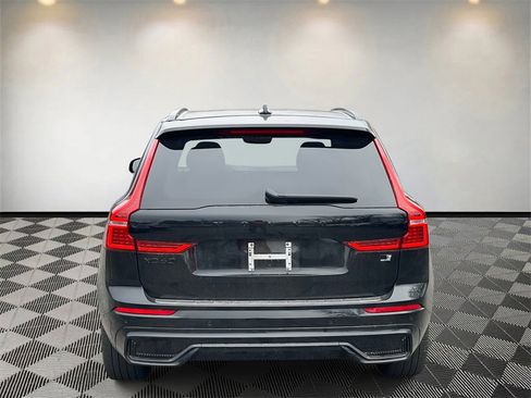 Used 2024 Volvo XC60 T8 Ultimate w/ Protection Package Premier image 4