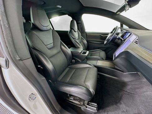 Used 2016 Tesla Model X 90D image 32