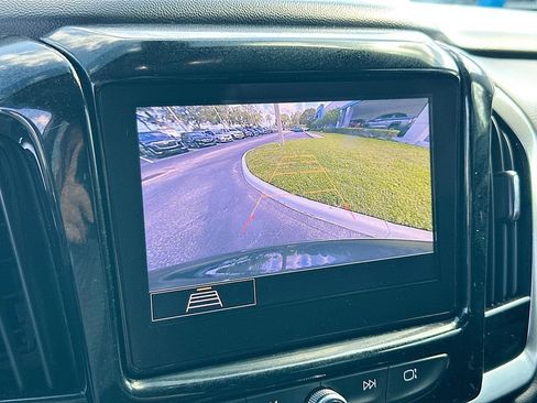 Used 2021 Chevrolet Traverse LT AWD/4WD image 13