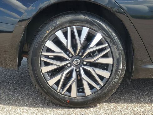 Used 2023 Nissan Altima 2.5 SV image 5