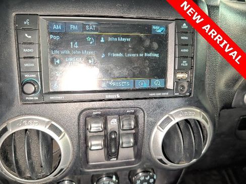 Used 2015 Jeep Wrangler Unlimited Sahara w/ Connectivity Group image 18