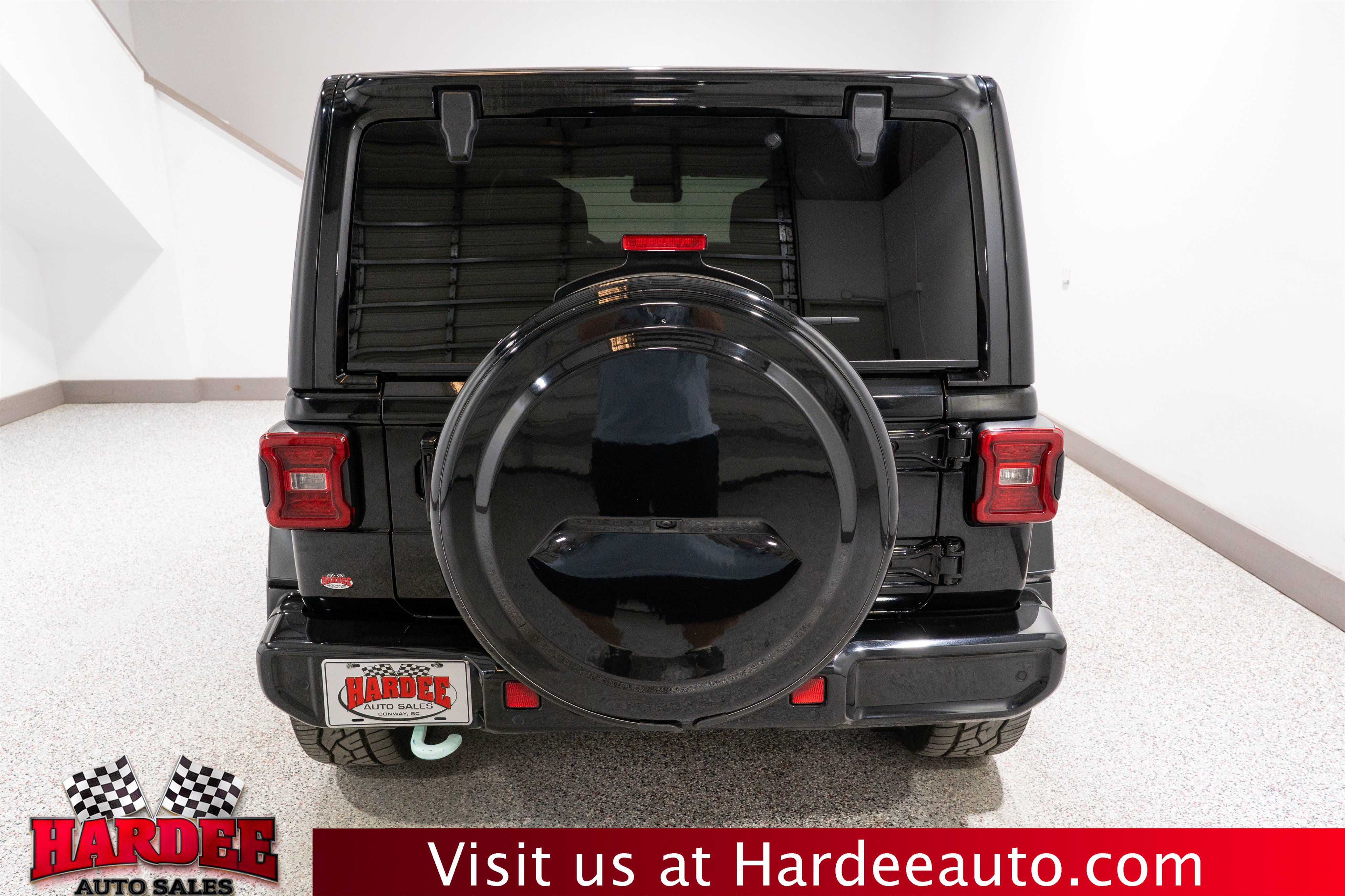Used 2022 Jeep Wrangler Unlimited Sahara AWD/4WD image 4
