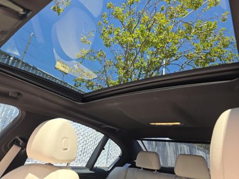 Used 2021 BMW 540i w/ M Sport Package RWD image 12