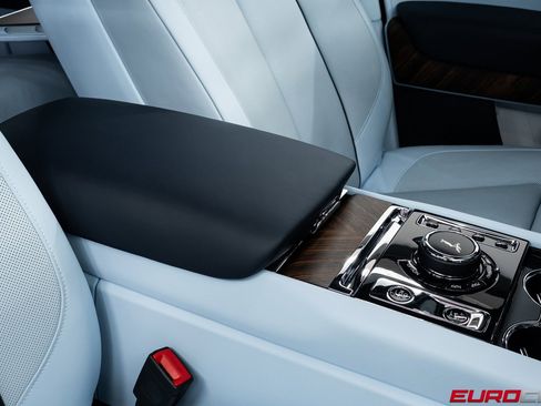 Used 2022 Rolls-Royce Cullinan image 33