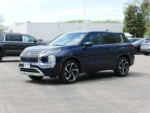 Used 2022 Mitsubishi Outlander SE AWD/4WD image 2