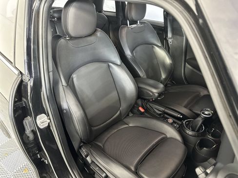 Used 2016 MINI Cooper 4-Door Hardtop FWD image 27