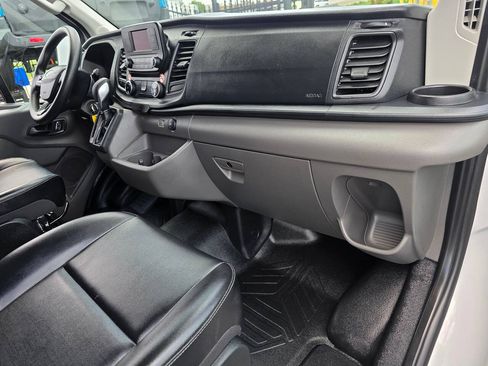 Used 2025 Ford Transit 250 148 Medium Roof RWD image 18
