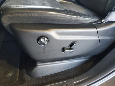 Used 2019 Jeep Grand Cherokee Altitude RWD image 19