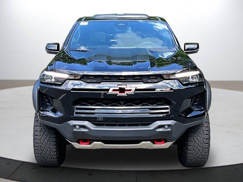 Used 2024 Chevrolet Colorado ZR2 w/ ZR2 Convenience Package III AWD/4WD image 3