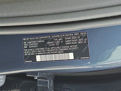 Used 2025 Volvo XC60 B5 Ultra w/ Protection Package Premier image 40